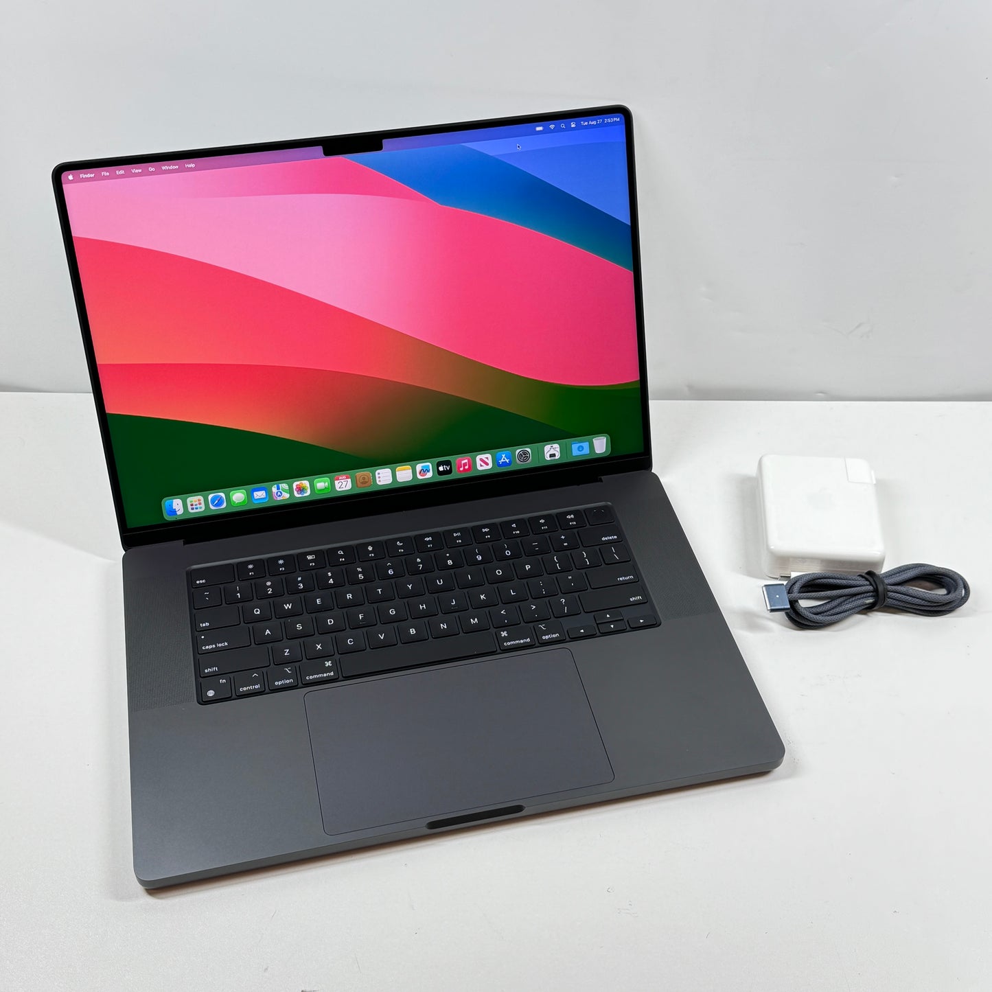 2023 Apple MacBook Pro 16" M3 Pro 18C GPU 4.0GHz 18GB RAM 512GB SSD MRW13LL/A