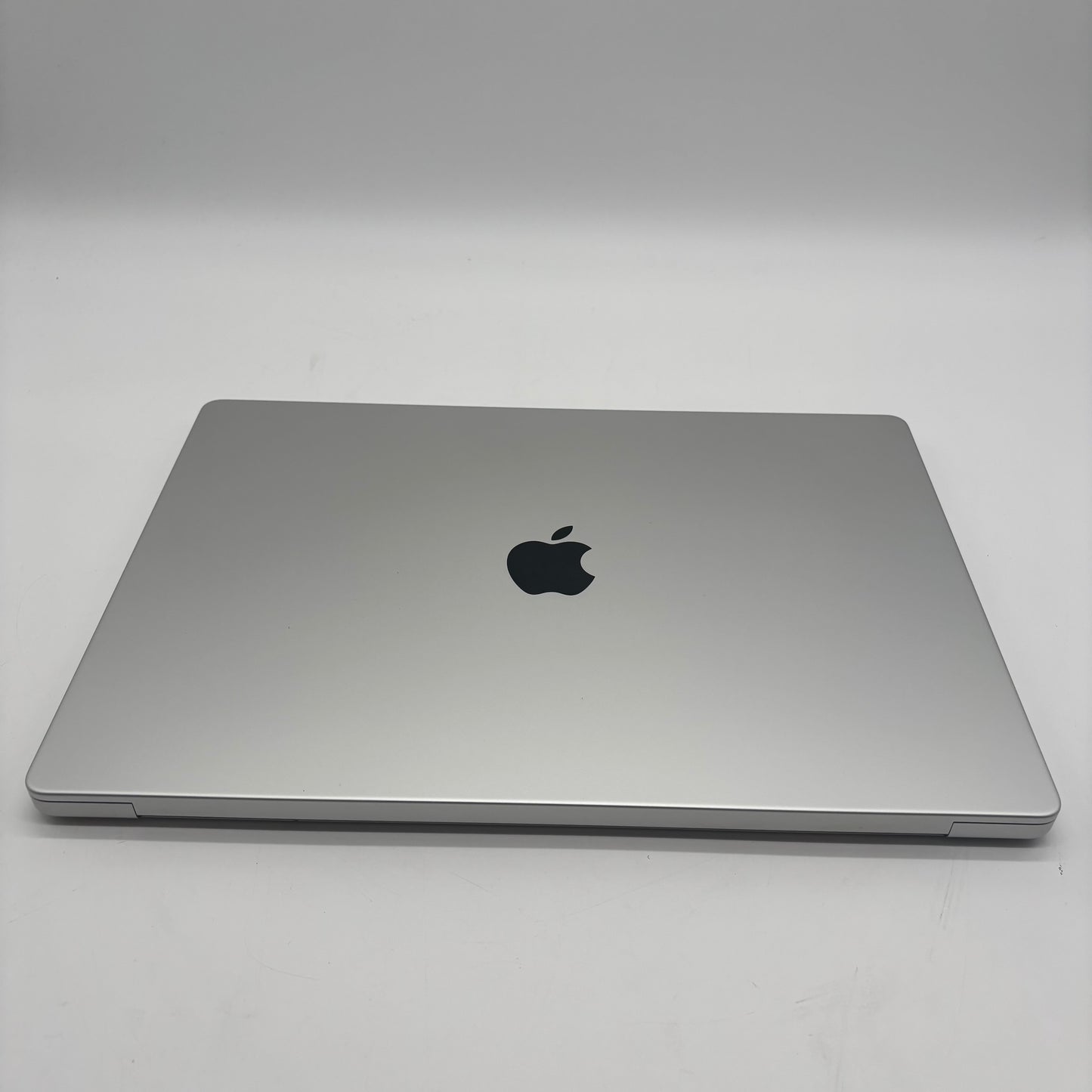 2021 Apple MacBook Pro 16" M1 Pro 3.2GHz 16GB RAM 512GB SSD Silver