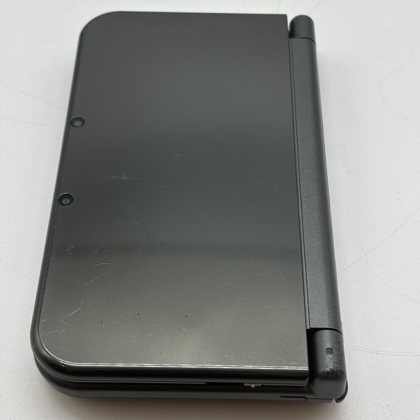 New Nintendo 3DS XL Handheld Game Console RED-001 Black