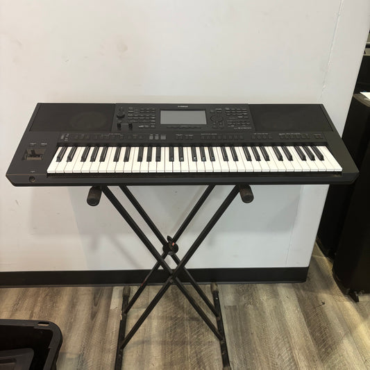 Yamaha PSR SX900 Keyboard