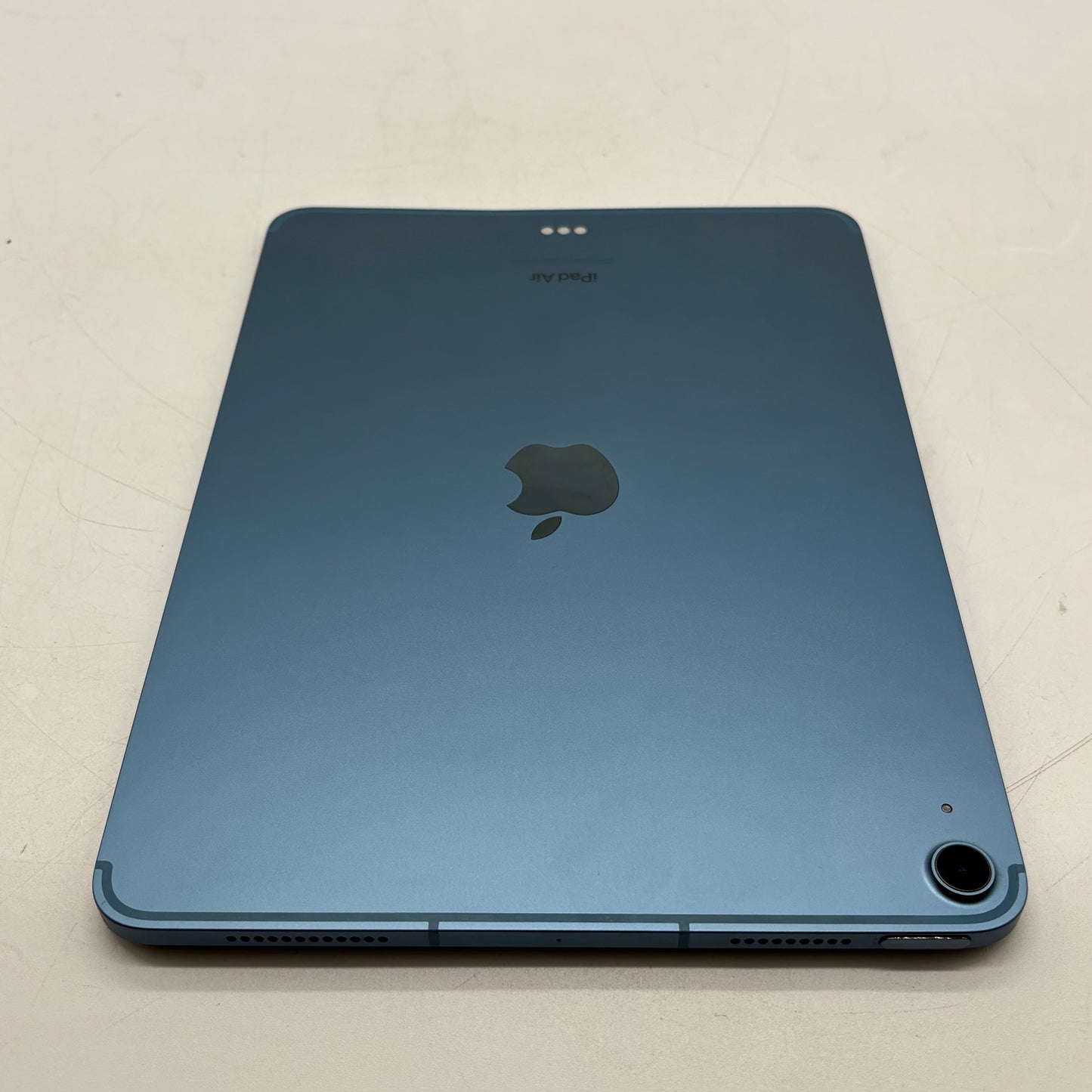 WiFi Only Apple iPad Air 5th Gen 64GB 26.5 Blue MM6U3LL/A