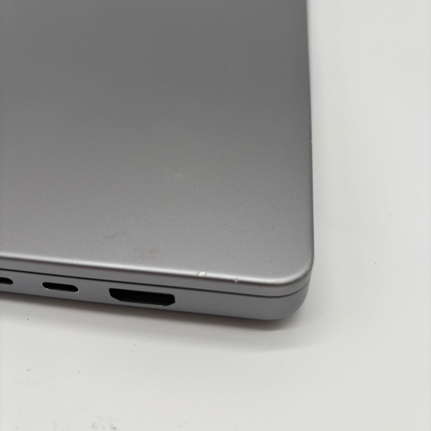 2021 Apple MacBook Pro 16" M1 Max 32C GPU 3.2GHz 64GB RAM 4TB SSD G14X5LL/A