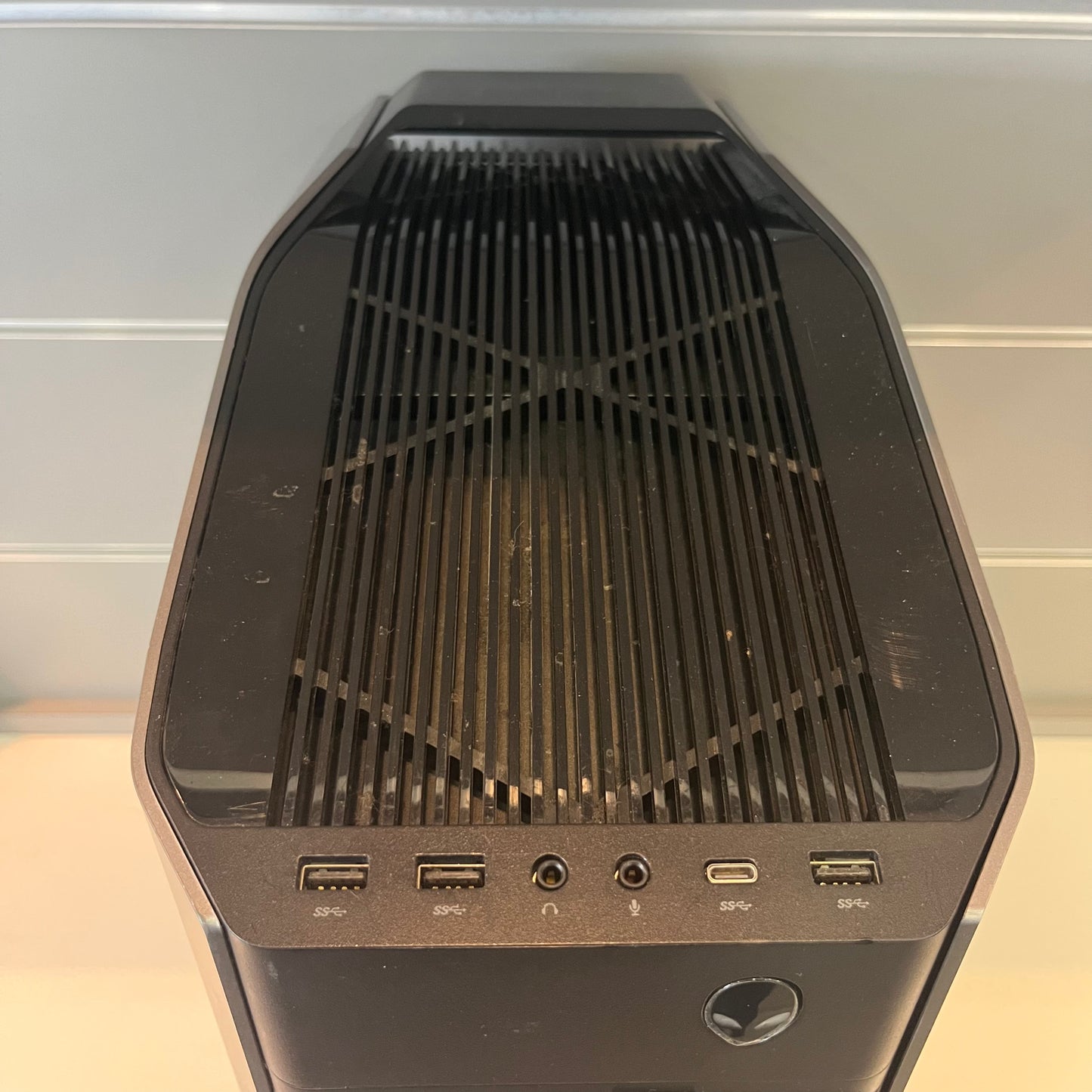 Alienware Aurora R8 AWAUR8-7608SLV-PUS Core i7-8700 3.20GHz 16GB RAM 256GB SSD 2TB SSD GeForce RTX 2080