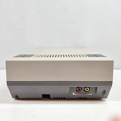 Nintendo Entertainment System NES Video Game Console NES-001 Gray