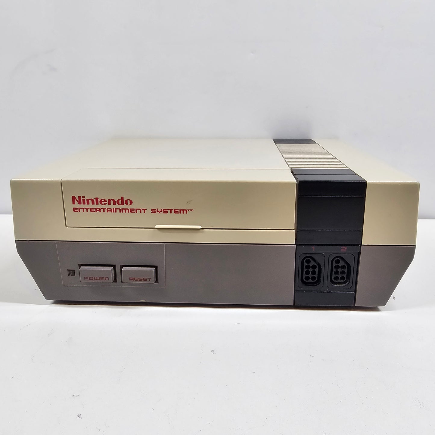 Nintendo Entertainment System NES Video Game Console NES-001 Gray